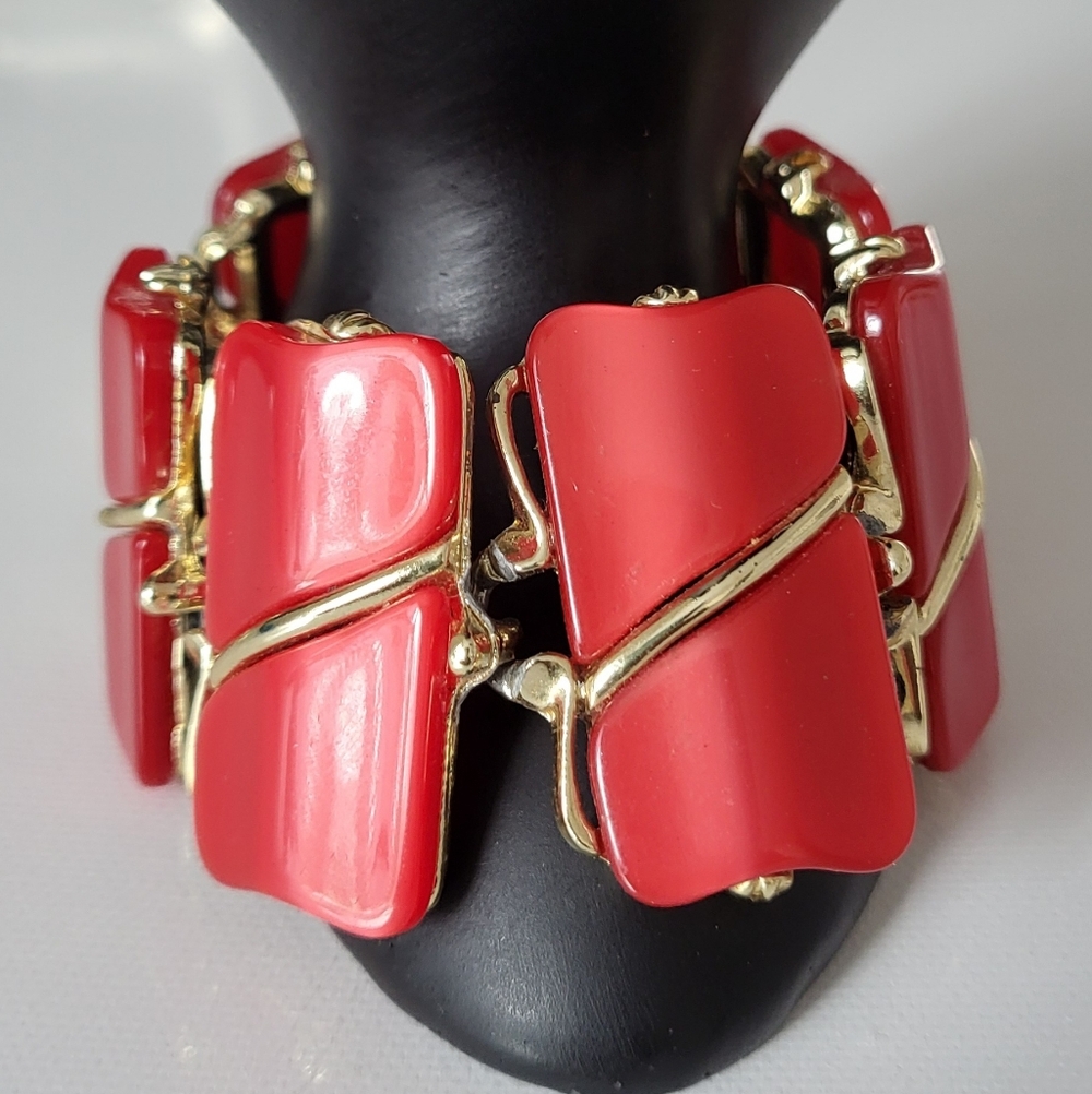 Vintage 60's  Pink Thermoset Panel Bracelet